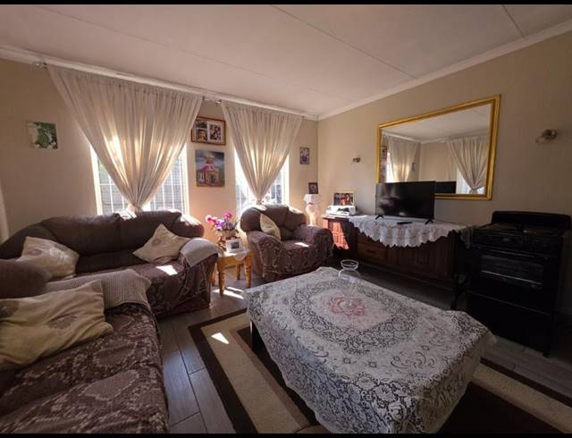 4 BEDROOM HOUSE FOR SALE IN BRACKENDOWNS